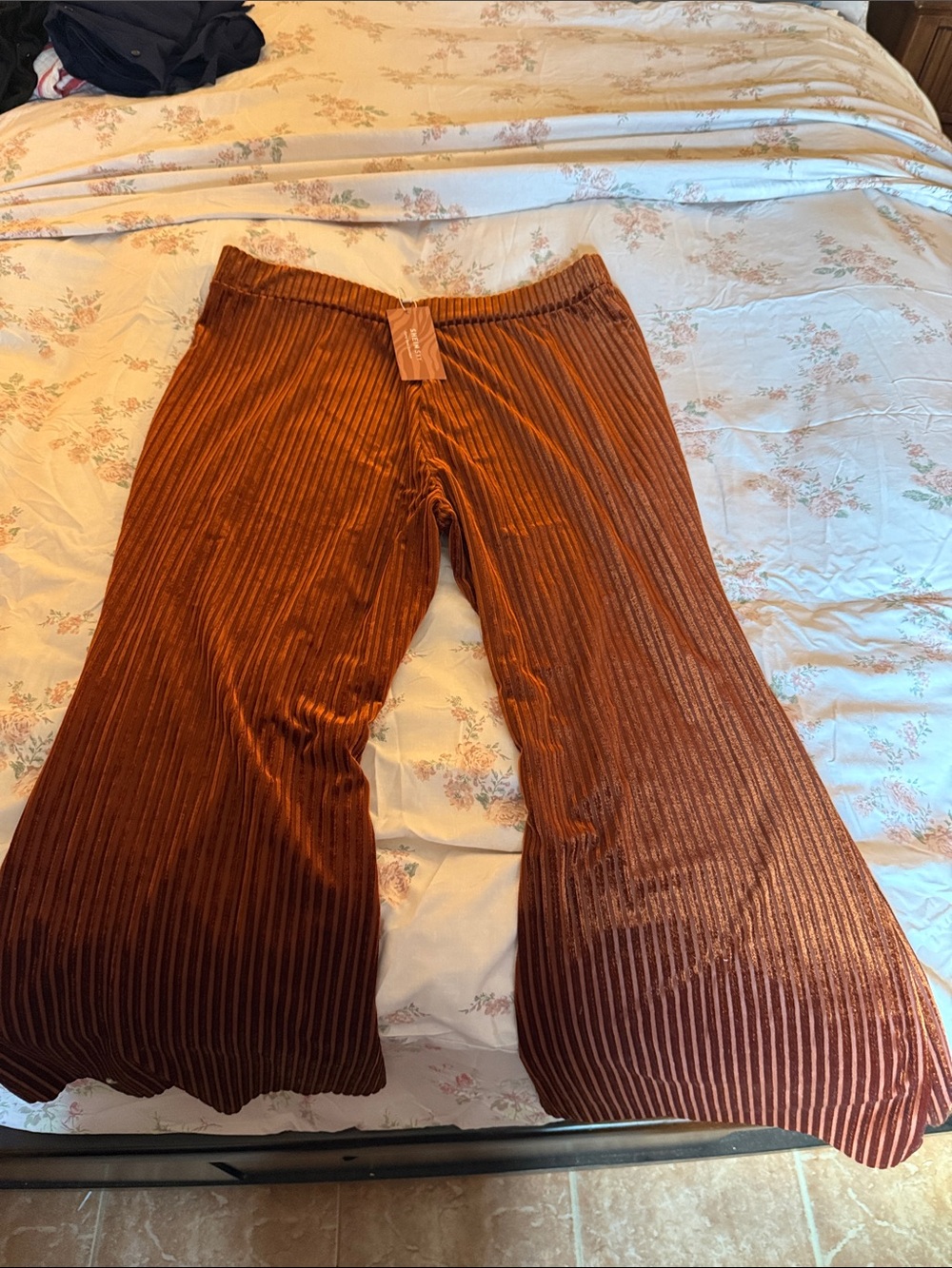 Woman’s  Rust Ribbed Palazzo Pants